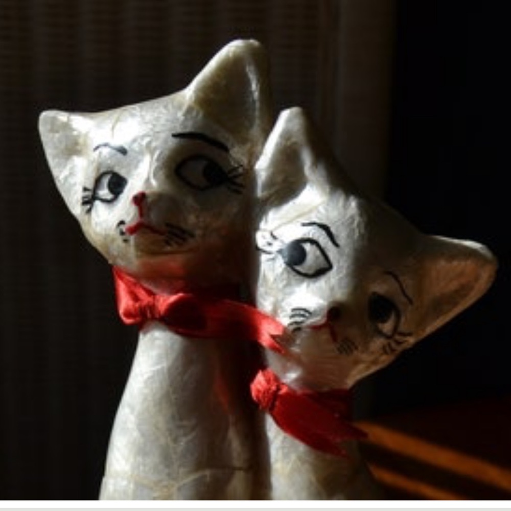 Vintage 70’s Kitschy Mother of Pearl MOP cats kitties figurine statue Siamese